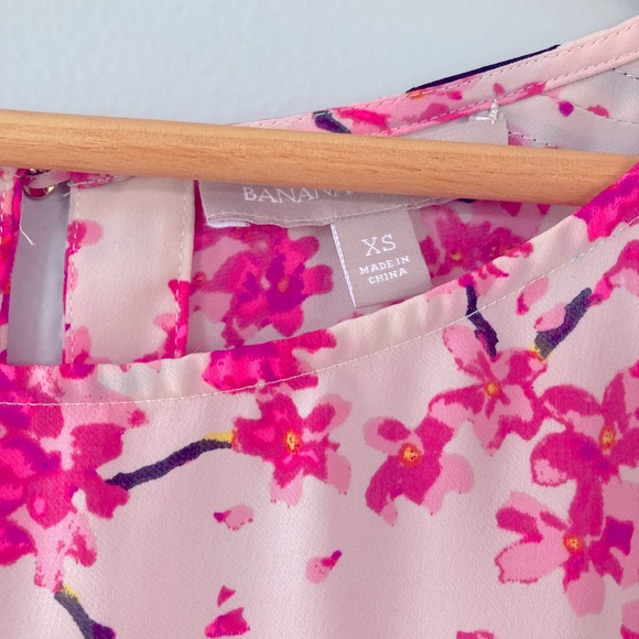 π6 listings/$12π BANANA REPUBLIC blouse - Picture 2 of 4